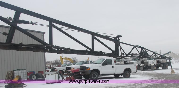 image for item E7119 1995 John Deere 6500 sprayer