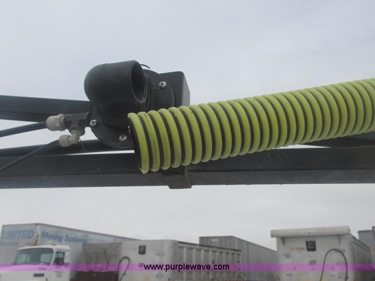 image for item E7119 1995 John Deere 6500 sprayer