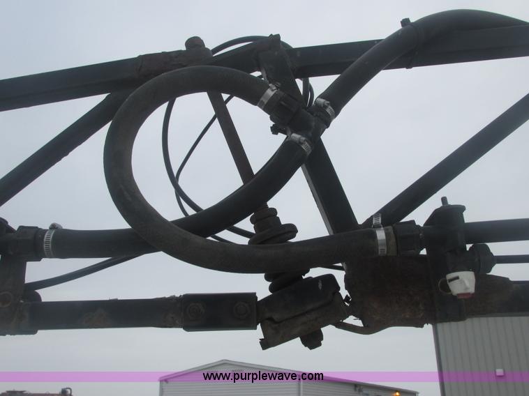 image for item E7119 1995 John Deere 6500 sprayer