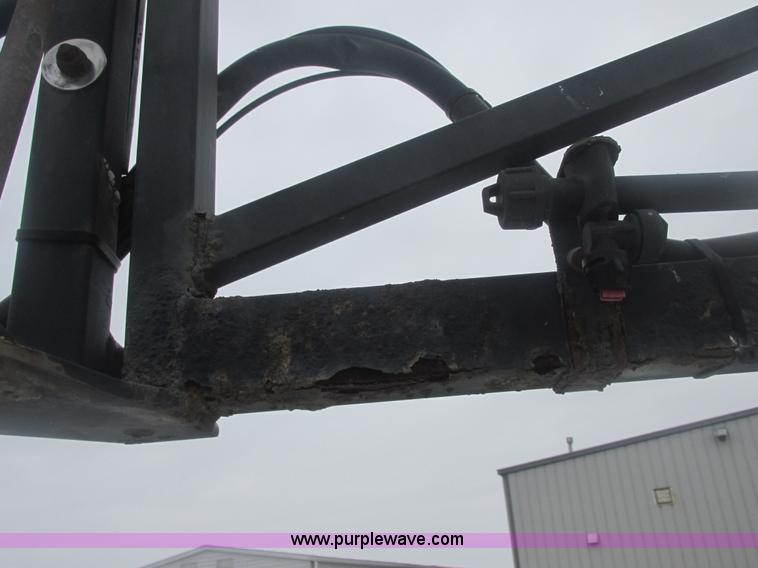 image for item E7119 1995 John Deere 6500 sprayer