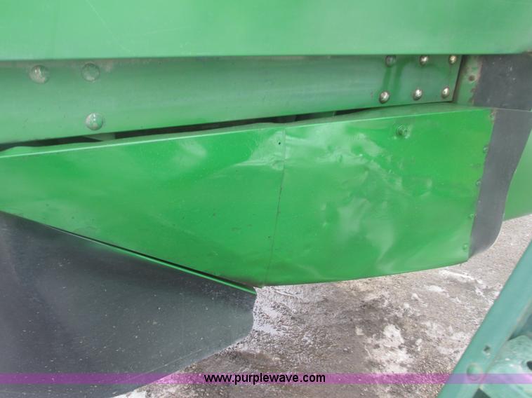 image for item E7119 1995 John Deere 6500 sprayer