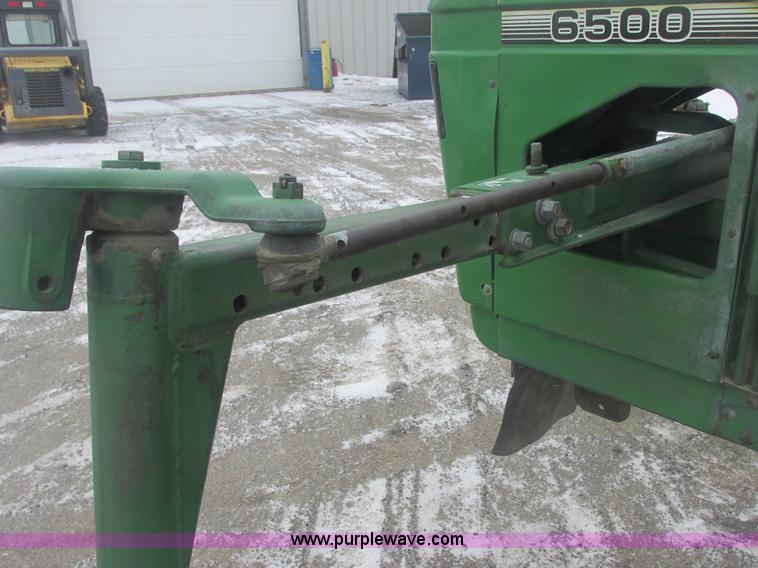 image for item E7119 1995 John Deere 6500 sprayer