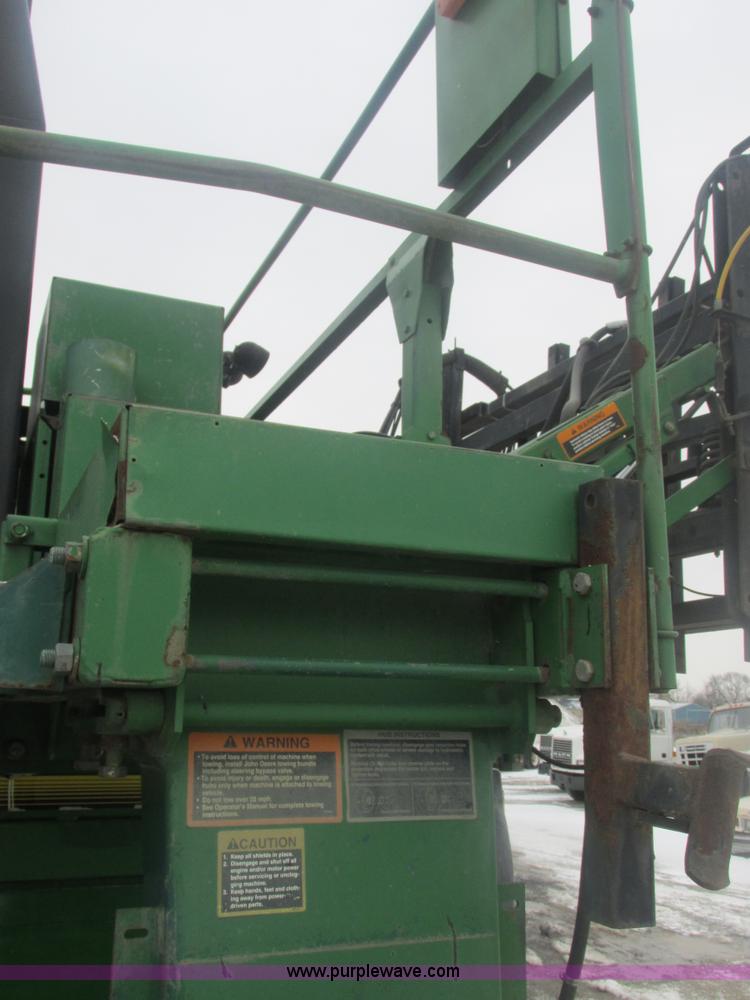 image for item E7119 1995 John Deere 6500 sprayer