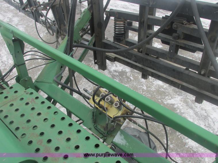 image for item E7119 1995 John Deere 6500 sprayer
