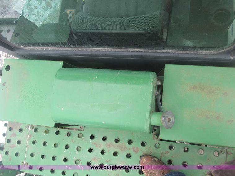 image for item E7119 1995 John Deere 6500 sprayer