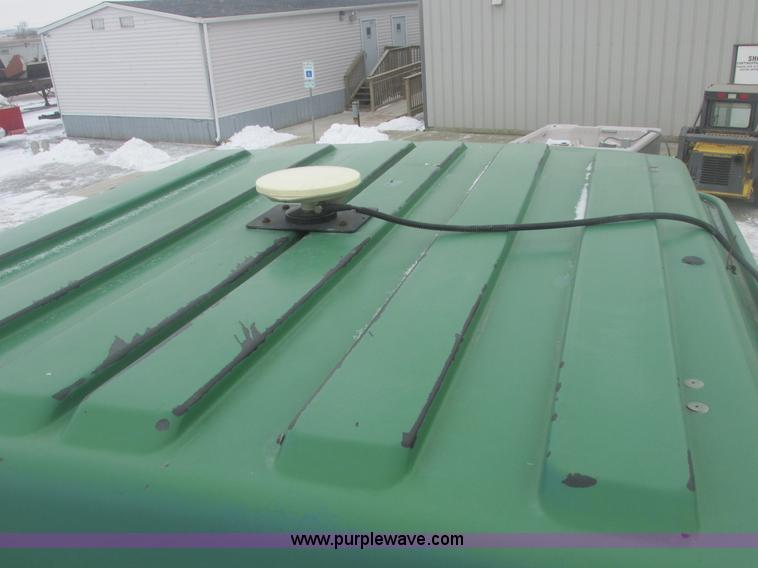 image for item E7119 1995 John Deere 6500 sprayer