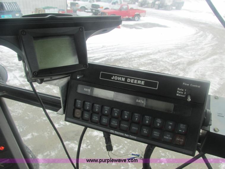 image for item E7119 1995 John Deere 6500 sprayer