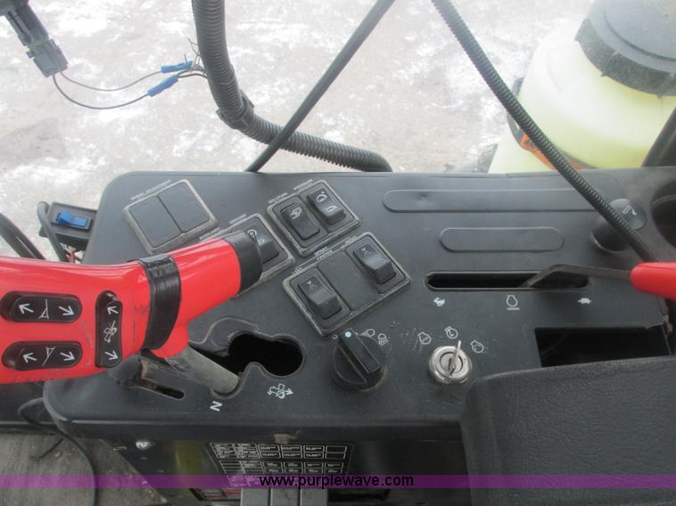 image for item E7119 1995 John Deere 6500 sprayer