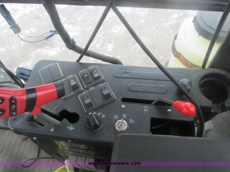 image for item E7119 1995 John Deere 6500 sprayer