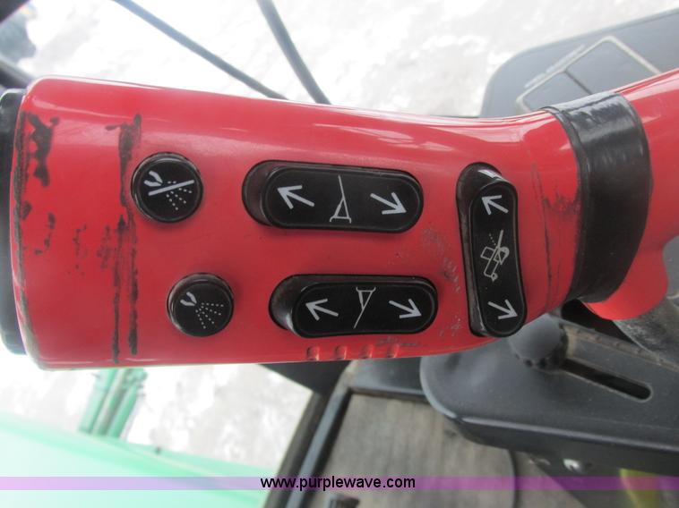 image for item E7119 1995 John Deere 6500 sprayer