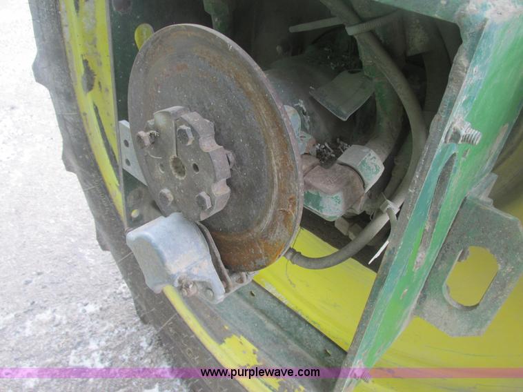 image for item E7119 1995 John Deere 6500 sprayer