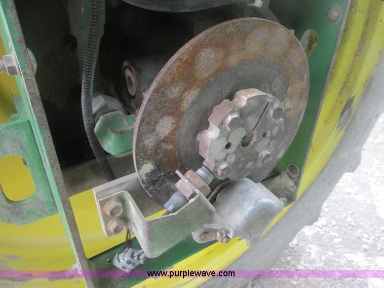 image for item E7119 1995 John Deere 6500 sprayer