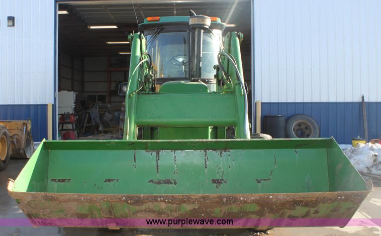 image for item E8454 1989 John Deere 2955 MFWD tractor