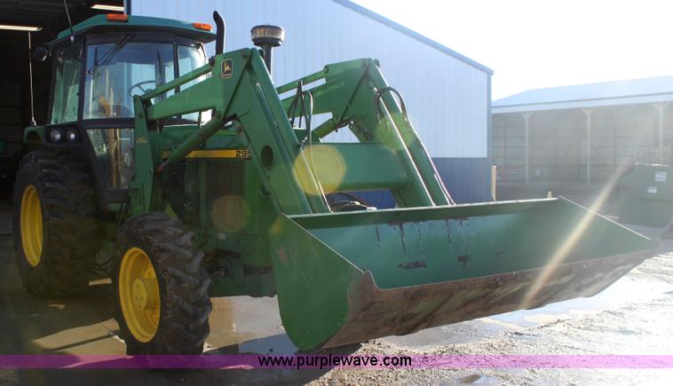 image for item E8454 1989 John Deere 2955 MFWD tractor