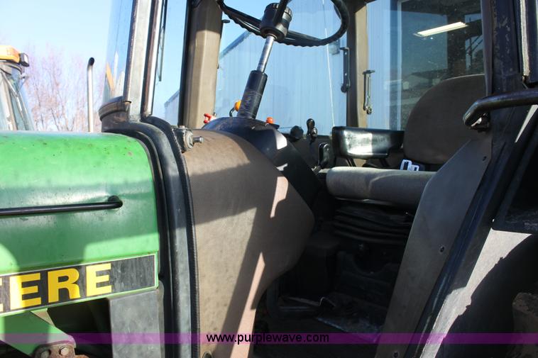 image for item E8454 1989 John Deere 2955 MFWD tractor