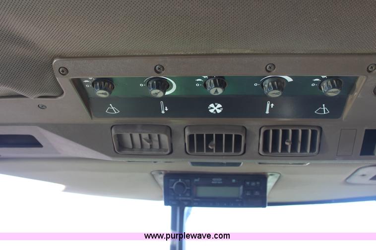 image for item E8454 1989 John Deere 2955 MFWD tractor