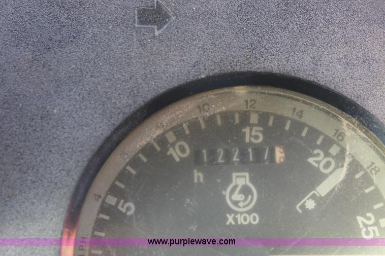 image for item E8454 1989 John Deere 2955 MFWD tractor