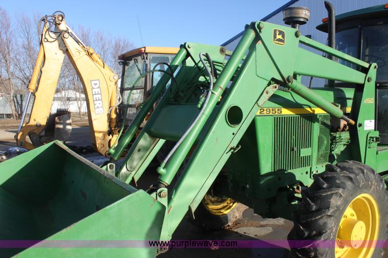 image for item E8454 1989 John Deere 2955 MFWD tractor