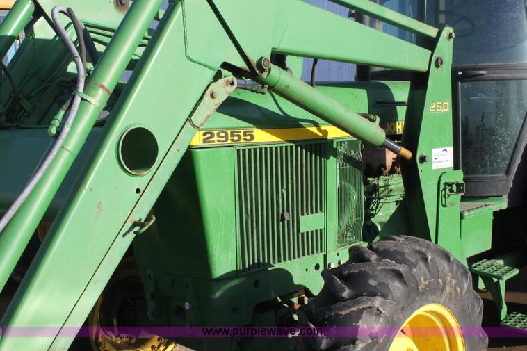 image for item E8454 1989 John Deere 2955 MFWD tractor