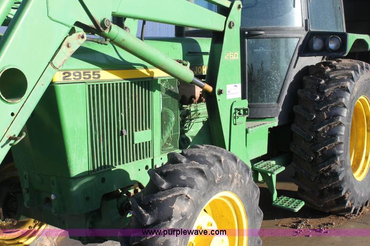 image for item E8454 1989 John Deere 2955 MFWD tractor