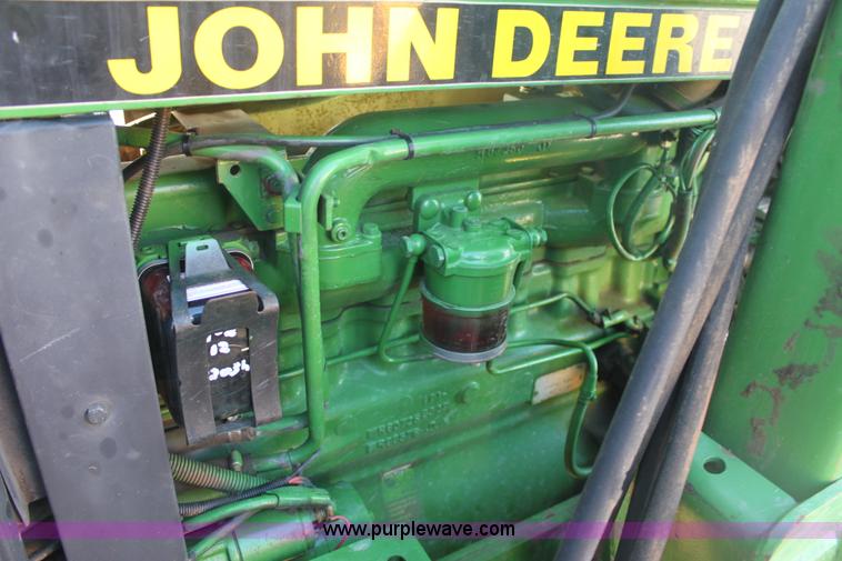 image for item E8454 1989 John Deere 2955 MFWD tractor