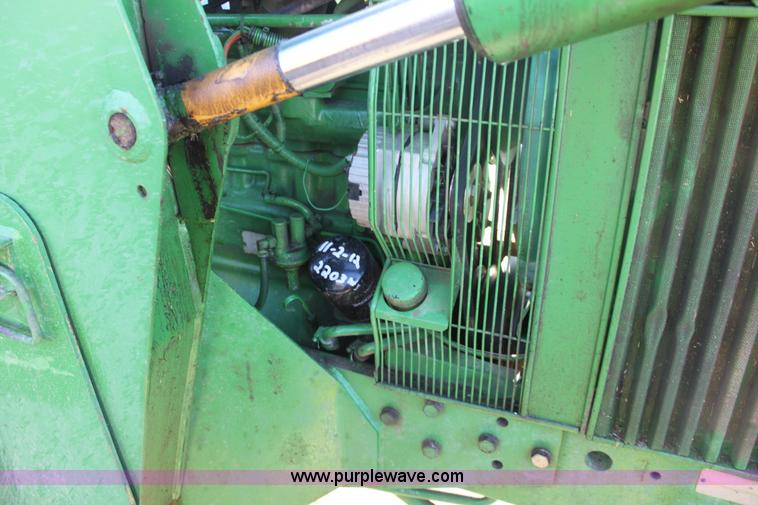 image for item E8454 1989 John Deere 2955 MFWD tractor