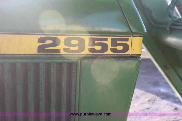 image for item E8454 1989 John Deere 2955 MFWD tractor