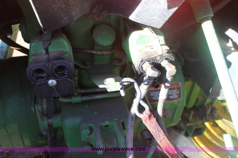 image for item E8454 1989 John Deere 2955 MFWD tractor
