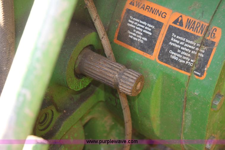 image for item E8454 1989 John Deere 2955 MFWD tractor