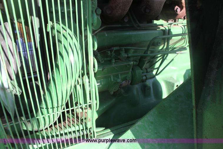image for item E8454 1989 John Deere 2955 MFWD tractor