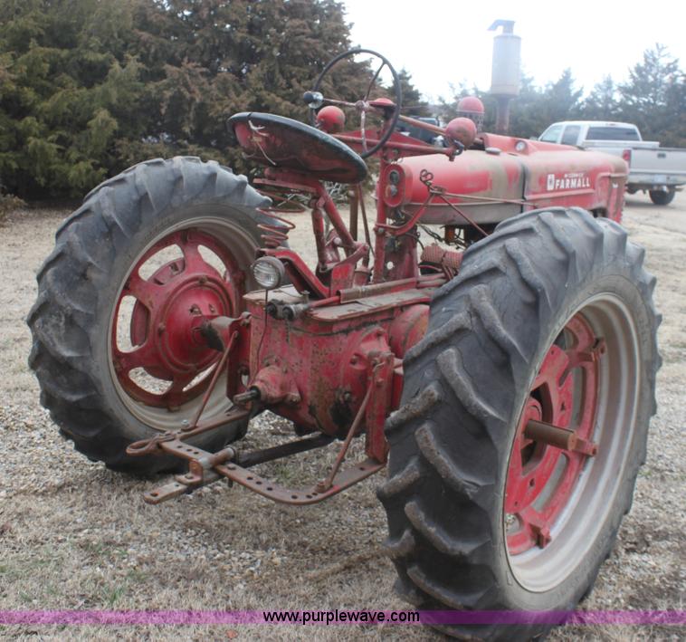 image for item E8470 1946 International Farmall M tractor