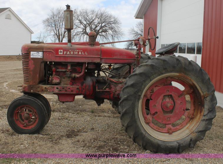 image for item E8470 1946 International Farmall M tractor