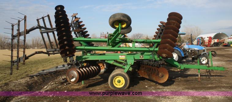 image for item F2578 John Deere 630 disk