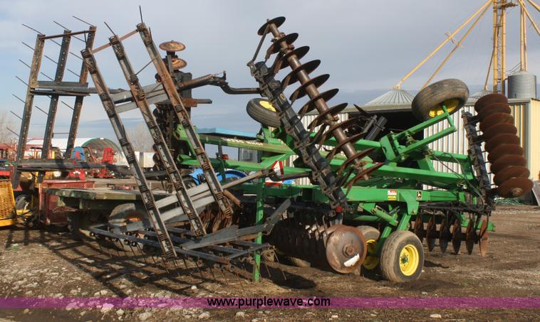 image for item F2578 John Deere 630 disk
