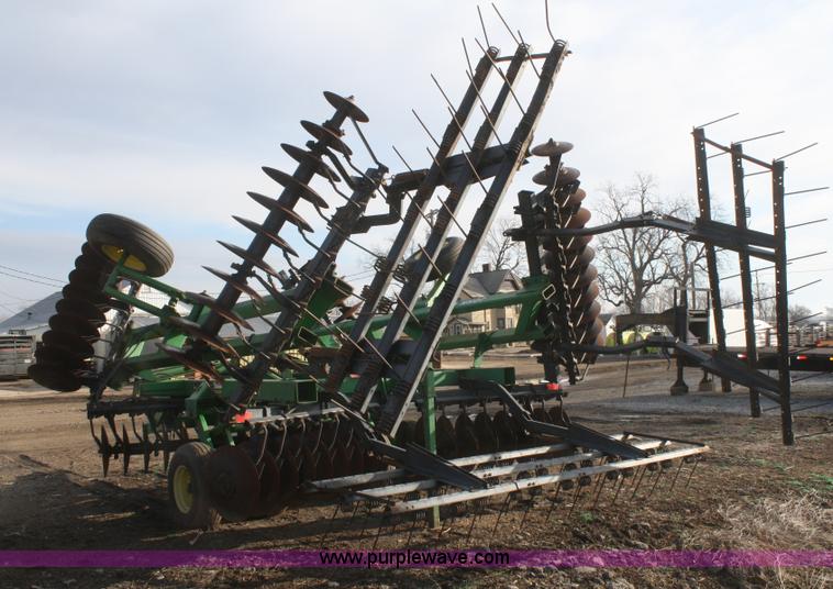 image for item F2578 John Deere 630 disk