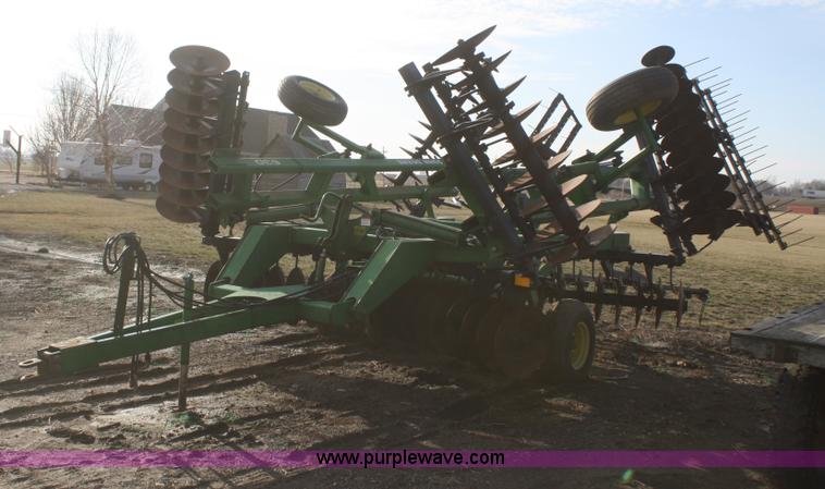image for item F2578 John Deere 630 disk