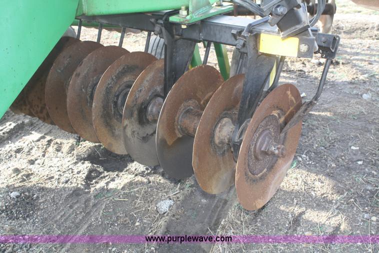 image for item F2578 John Deere 630 disk