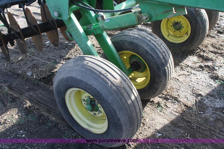 image for item F2578 John Deere 630 disk