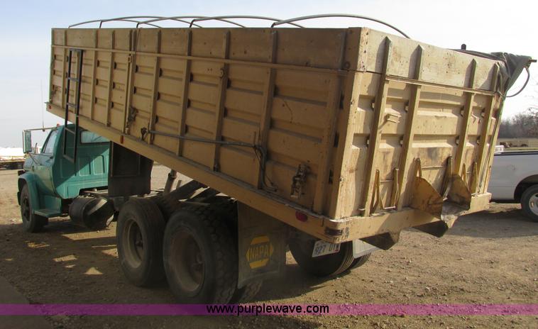 image for item F4421 1973 Chevrolet C65 dump truck