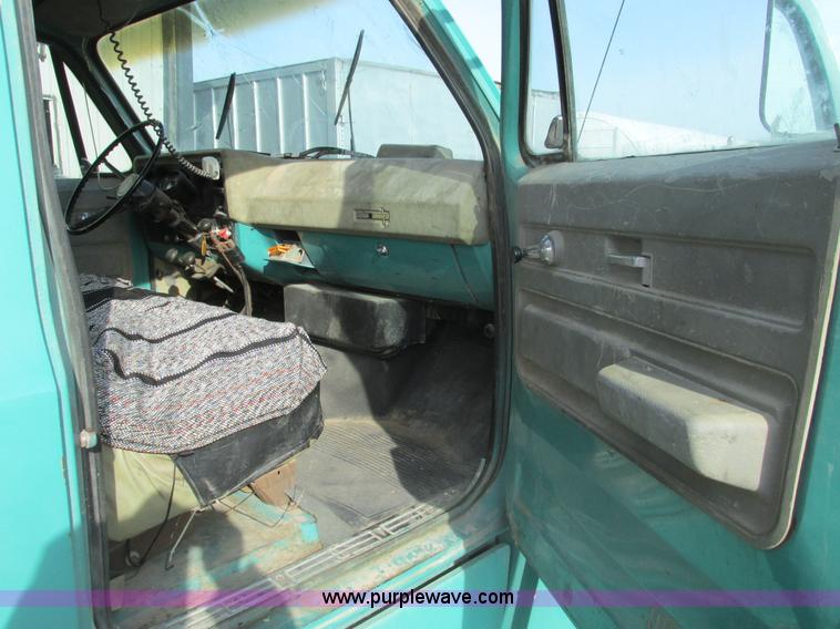 image for item F4421 1973 Chevrolet C65 dump truck