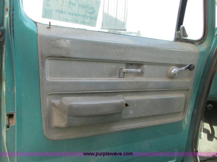 image for item F4421 1973 Chevrolet C65 dump truck