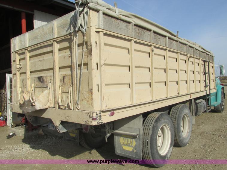 image for item F4421 1973 Chevrolet C65 dump truck
