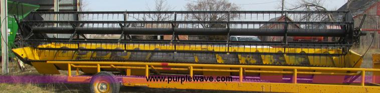 image for item F4422 2006 New Holland 74C Direct-Cut flex Cutterbar auger header