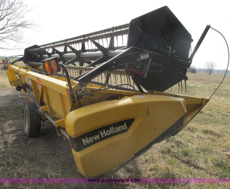 image for item F4422 2006 New Holland 74C Direct-Cut flex Cutterbar auger header