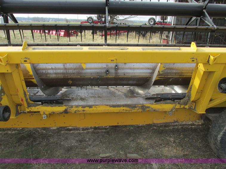 image for item F4422 2006 New Holland 74C Direct-Cut flex Cutterbar auger header