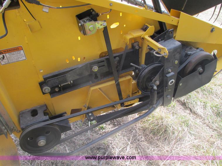 image for item F4422 2006 New Holland 74C Direct-Cut flex Cutterbar auger header