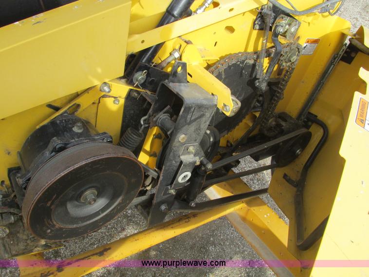 image for item F4422 2006 New Holland 74C Direct-Cut flex Cutterbar auger header