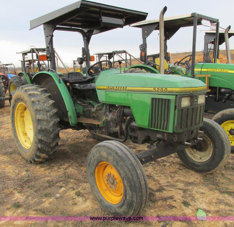 image for item F4460 1997 John Deere 5200 tractor
