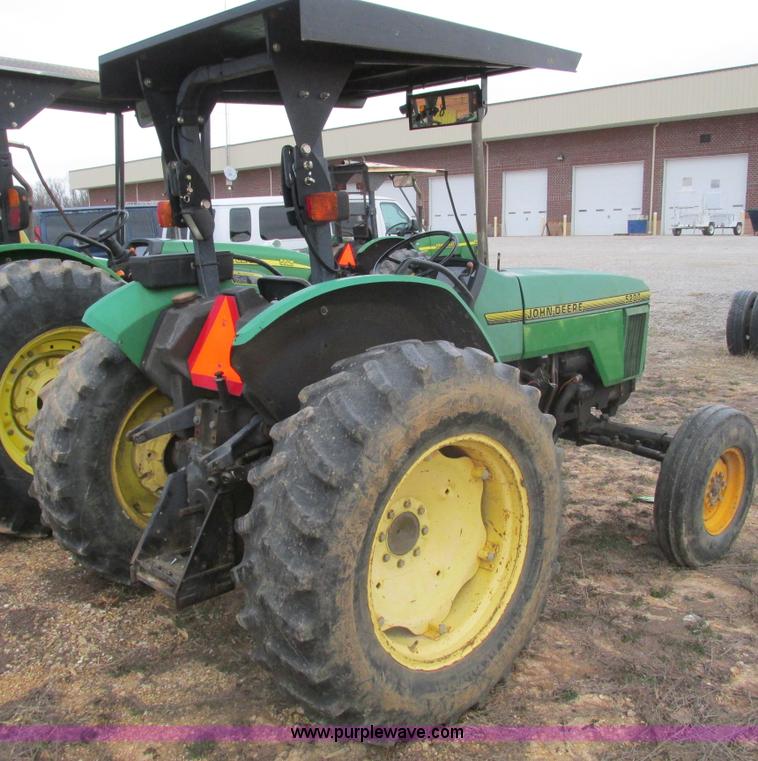 image for item F4460 1997 John Deere 5200 tractor