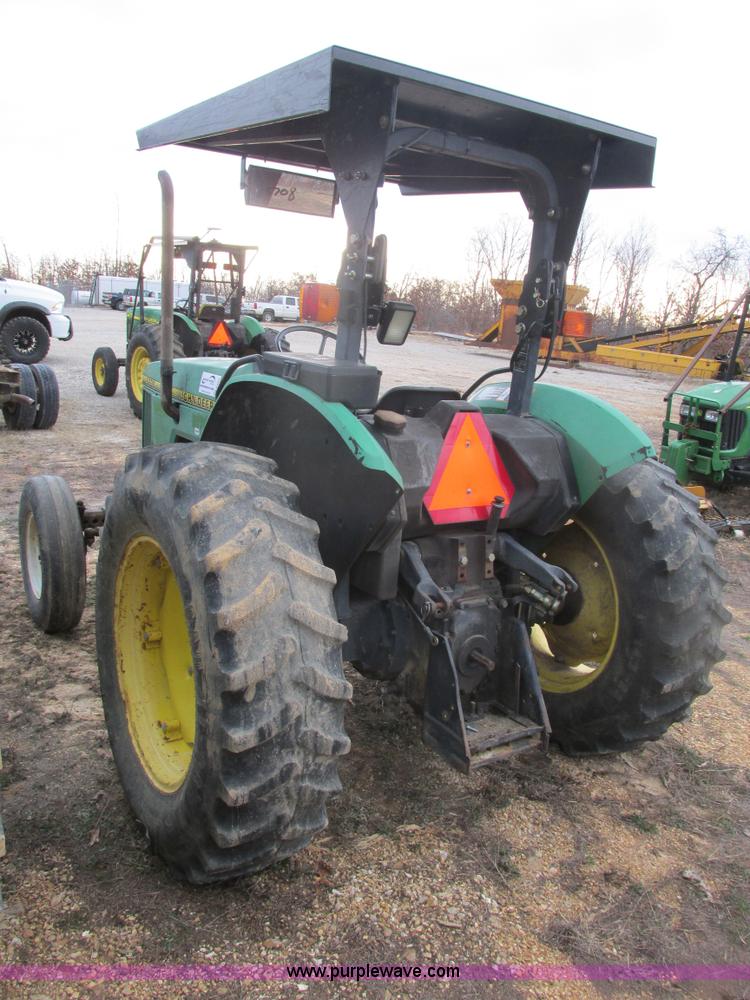 image for item F4460 1997 John Deere 5200 tractor